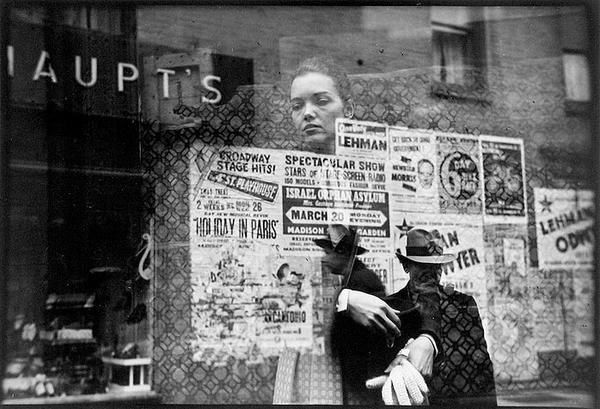 © Saul Leiter / courtesy Howard Greenberg Gallery Mary