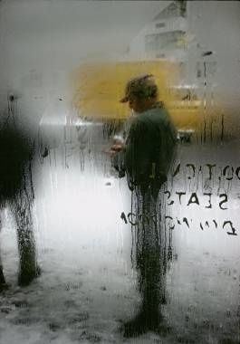 © Saul Leiter / courtesy Howard Greenberg Gallery New York, 1954
