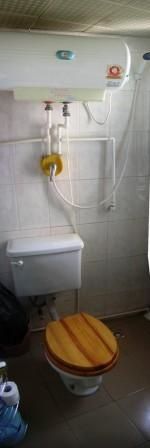 Ensemble douche + toilettes