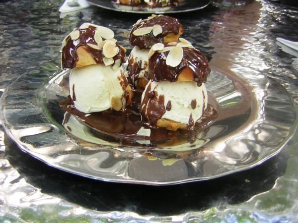 Profiteroles mangées au Visage - Xintiandi