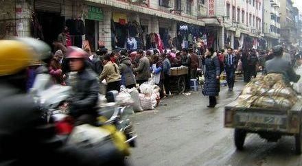 Un marché à Kaili Un marché à Kaili