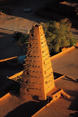 L'image « http://idata.over-blog.com/0/00/65/29/minaret-agadez.jpg » ne peut être affichée, car elle contient des erreurs.