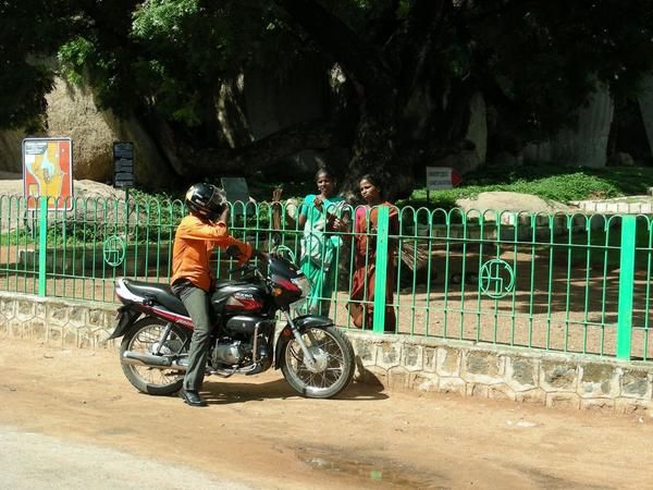 122-drague-en-moto-comme-partout.jpg