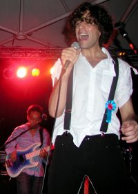 mikaenconcert.jpg
