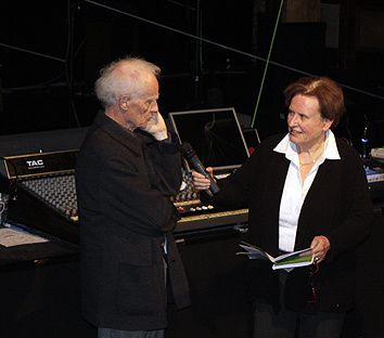 François Bayle accueilli par Annette Vande Gorne au festival l'Espace du Son 2012