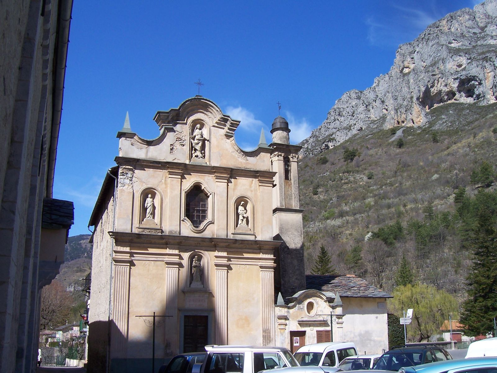 Photo : chapelle des pénitents blancs la Brigue