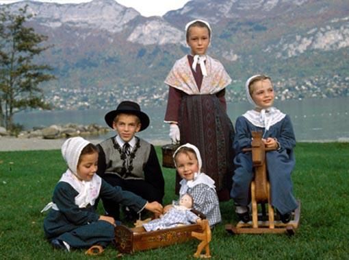 Les costumes savoyards - Les Montagnes des Alpes