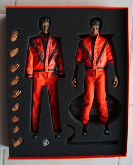 MJ THRILLER HOT TOYS BOX2