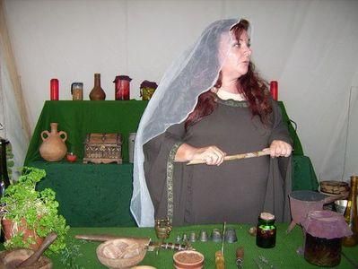 Dame Yseult, l'apprentie sorcière de Maître Honorius sur http://medieval-moyen-age.net