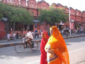 Dans les rues de Jaipur avant que le traffic ne commence et que les bazars ouvrent