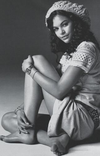 43875_yelena_noah__madame_figaro_10_juin_06__6.jpg