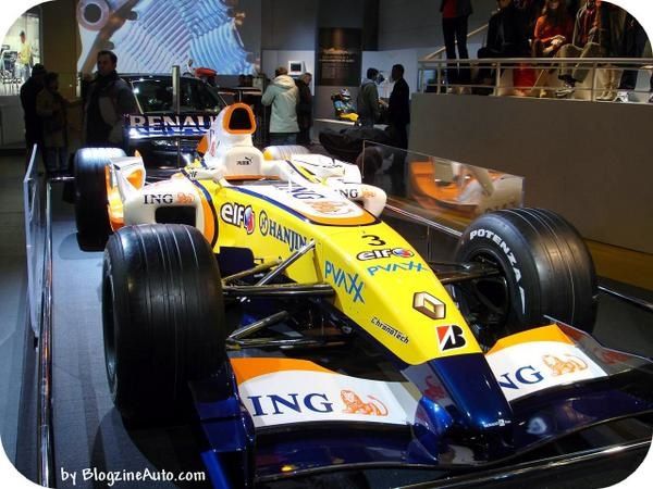 L'avant a conservé légèrement les couleurs de la R26 L'avant a conservé légèrement les couleurs de la R26