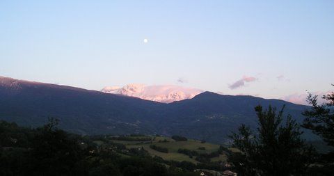 P5290072R.jpg