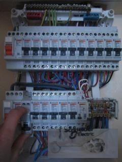 Remplacement du disjoncteur dans le panneau électrique