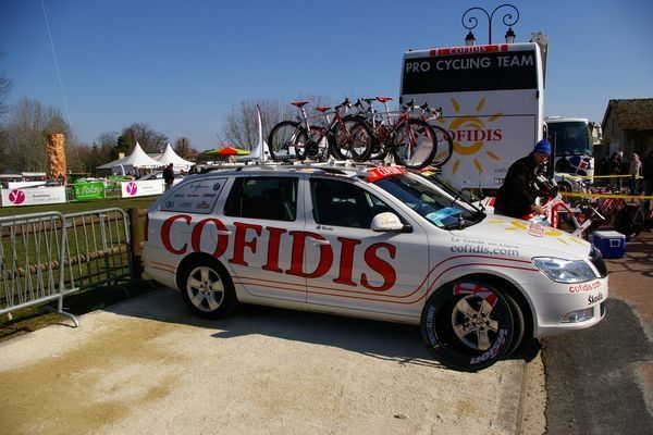 Véhicules équipe Cofidis 2010 Véhicules équipe Cofidis 2010