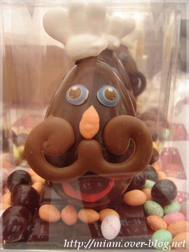 oeuf----moustaches.JPG