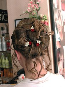 coiffure-fleurie.jpg