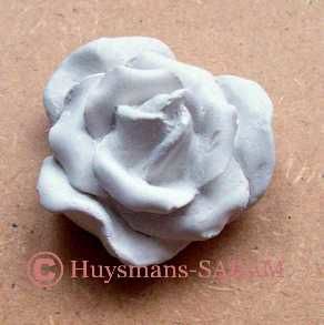 miniature rose coulée dans un moule en silicone - Arts et sculpture: sculpteur - Artisan d'art