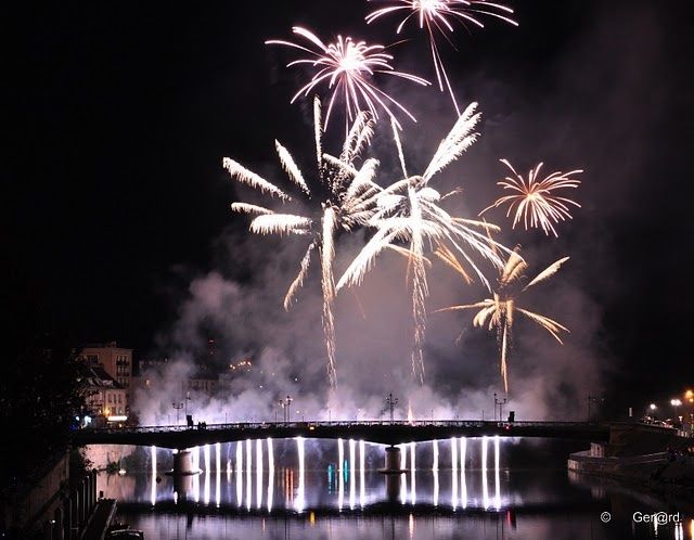 Feu-d-27Artifice-Pontoise---28--C2-A9-Ger-40rd--5B1600x1200.jpg