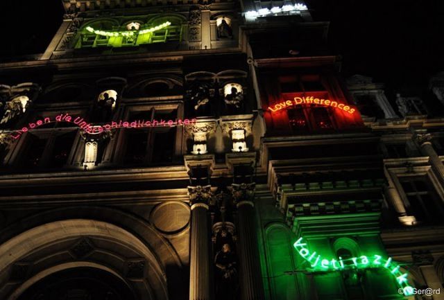 Paris-Nuit-Blanche-2010---Mairie-de-Paris-07-c-Ger-rd--160.jpg