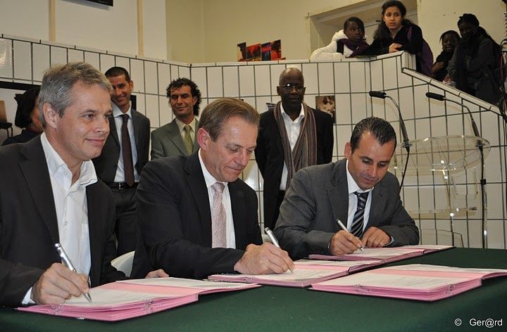 Signature-Accord-Cooperation-Sport-Cergy-Saffra-12-c-Ger-.jpg