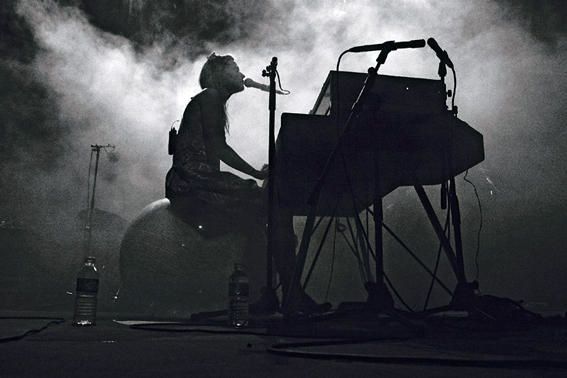 An Pierlé et les White Velvet, concert à la caserne Fonck, Liège, le 1 février 2007, photo dominique houcmant aka goldo graphisme