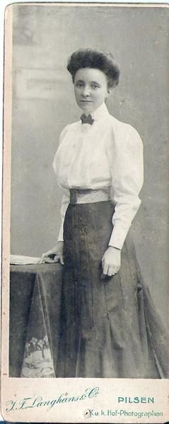 PIROT-Marie-Adrienne-Helene-1905.jpg