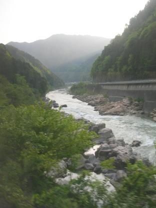 rivière Nagara en allant à Hida Takayama
