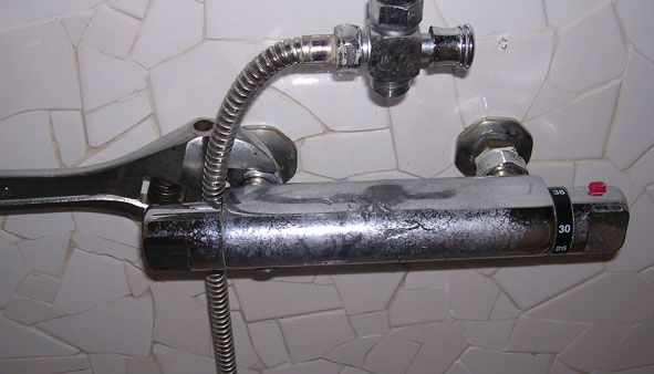 comment changer un robinet de douche ? (ou de baignoire) - une ... - Demonter Un Robinet Thermostatique comment changer un robinet de douche ? (ou de baignoire) - une ... - Demonter Un Robinet Thermostatique