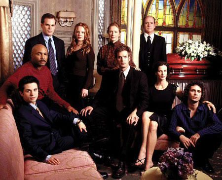 Le casting principal de la première saison, de gauche à droite : Rico, Keith, David, Claire, Ruth, Nate, Nathaniel, Brenda et Billy.