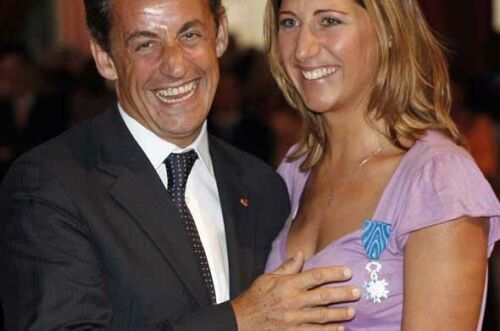 Il y en a un qui garde le moral au moins !! Il y en a un qui garde le moral au moins !!