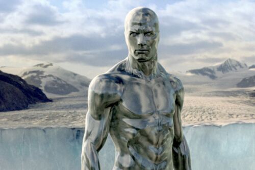 Norrin Radd est le Surfeur D'argent, un être aux pouvoirs immenses... Norrin Radd est le Surfeur D'argent, un être aux pouvoirs immenses...
