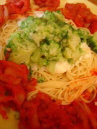 Pâtes aux brocolis et aux tomates