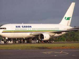 Air-Gabon-sit-in-piste-006.jpg
