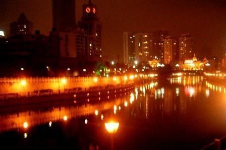 Les quais de Guiyang by night
