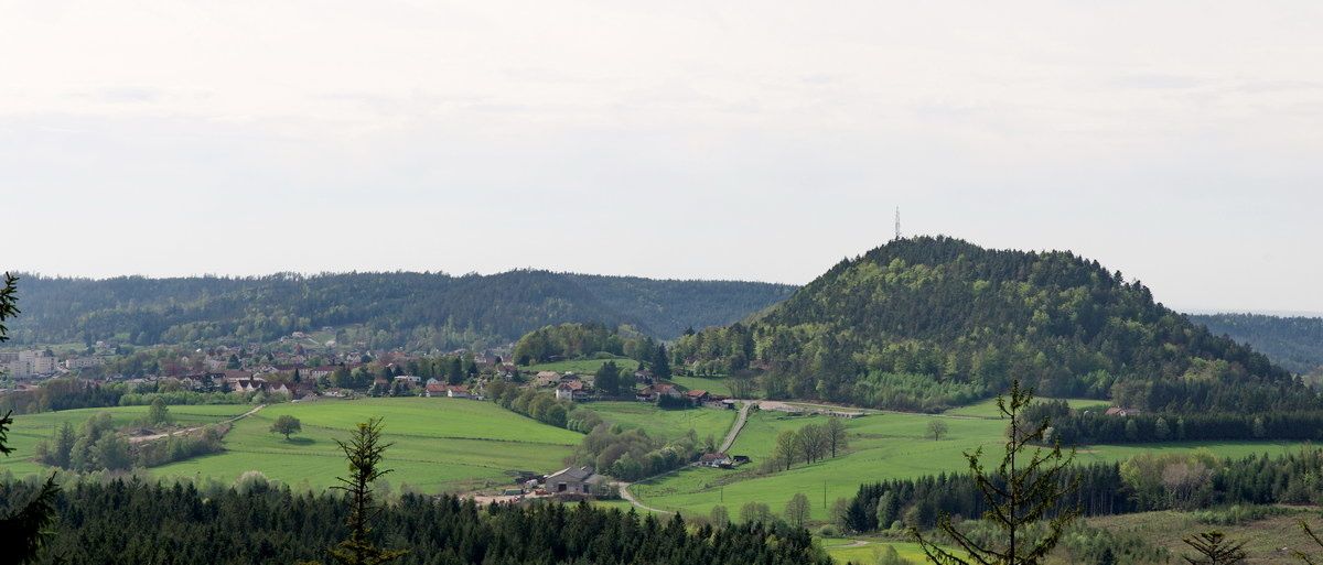 Photographies sur Bruyères et Laveline-devant-Bruyères depuis le massif du Borémont. les Roches de la clochette, le col de l'Arnelle.