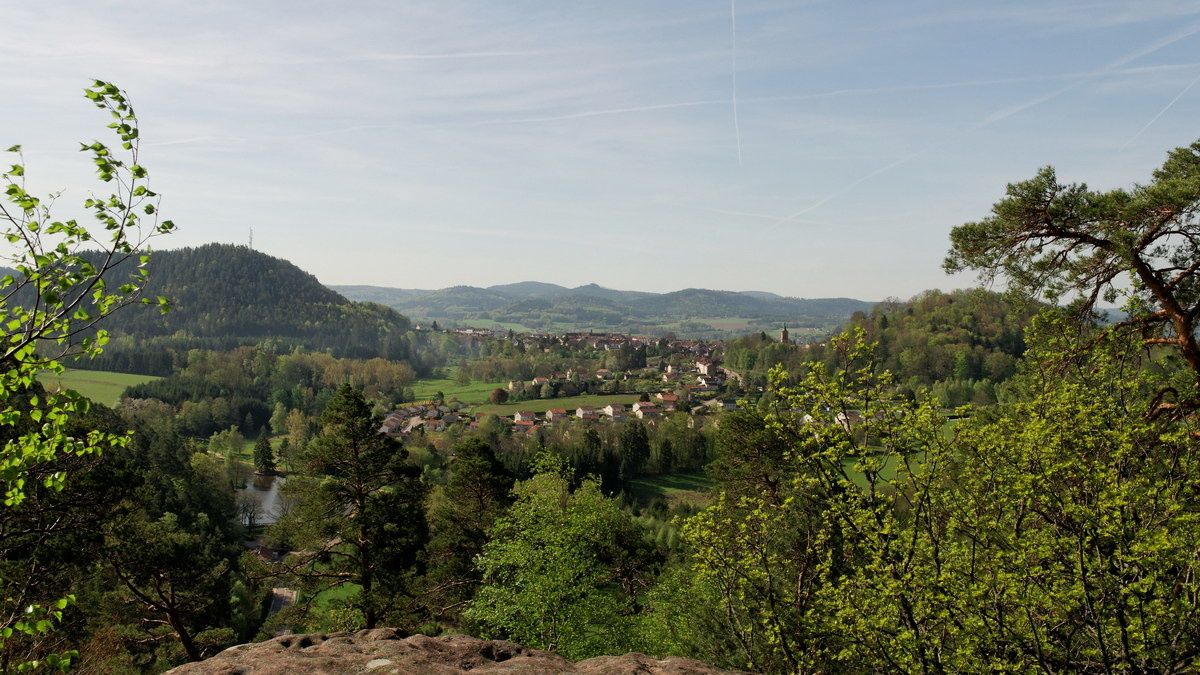 Photographies prises au cours de la montée à la Roche de Fouchon et depuis la Roche de Fouchon point de vue sur Bruyères.