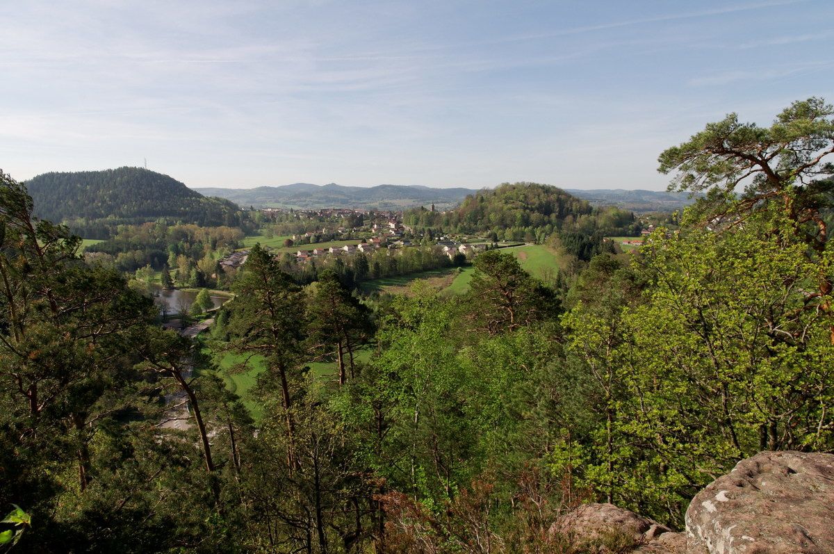 Photographies prises au cours de la montée à la Roche de Fouchon et depuis la Roche de Fouchon point de vue sur Bruyères.