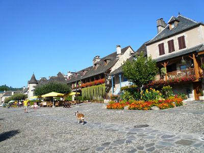 Quai de la Dordogne à Argentat 346