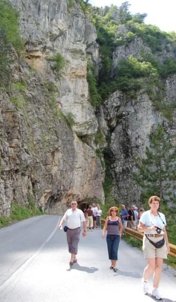 794---Montenegro---premi-re-excursion-4---arret-avant-le-pont-3.jpg