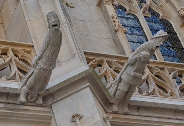 789---Rouen---les-petits-details---gargouille-humaine.jpg