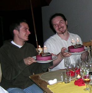 Cédric ( à droite) 30 ans et son frère Pierre-Yves ( à gauche) 20 ans ...