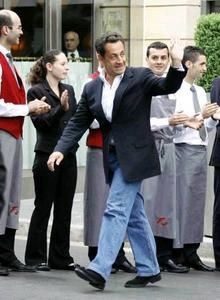 02007-05-07T175341Z-01-NOOTR-RTRIDSP-3-OFRTP-FRANCE-PRESIDENTIELLE-SARKOZY-RETRAITE-20070.jpg