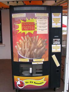 Finie la baraque à frites, voici le distributeur auto de frites ! -  infos-marketing