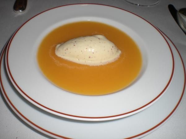 1-gazpacho-et-quenelle-moutarde.JPG