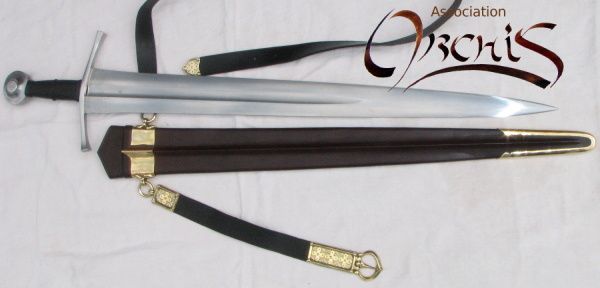 Fourreau et baudrier pour une épée Albion, début 14 ème (Italie) - Essais  de reconstitution d'objets medievaux en cuir.