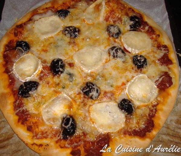 http://idata.over-blog.com/0/24/52/10/quiches-et-tartes-sal-es/pizza.jpg