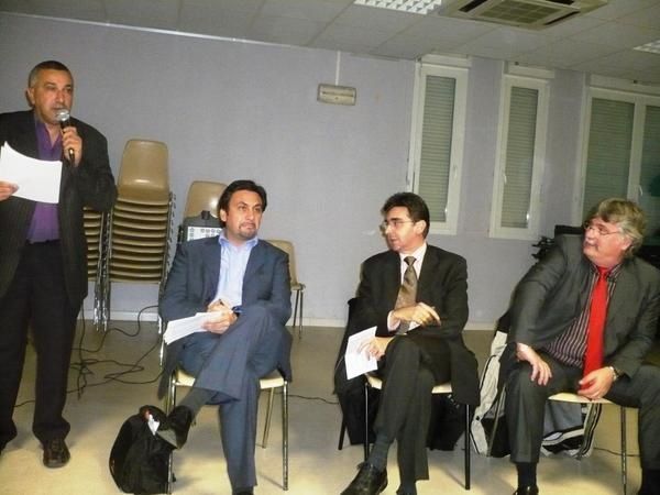 debat-vitrolles-les-invit--s.JPG