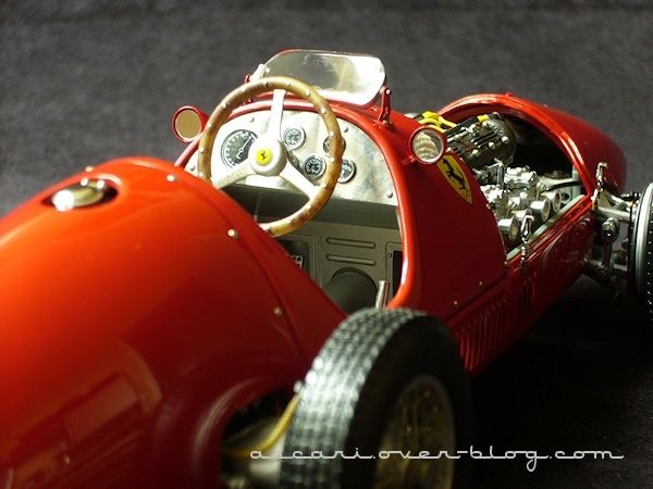 1-18 Ferrari 500 F2 CMC 07