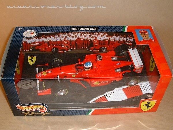 1-18 Ferrari F300 Schumacher Hot Wheels